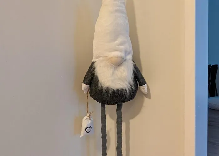 Wonderful,warm & Big In Center Apartment